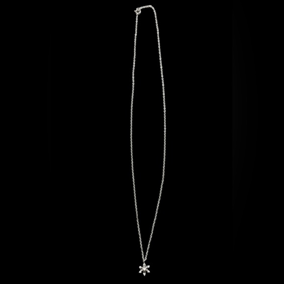 925 Sterling Silver Snowflake Pendant Necklace - Picture 3 of 3